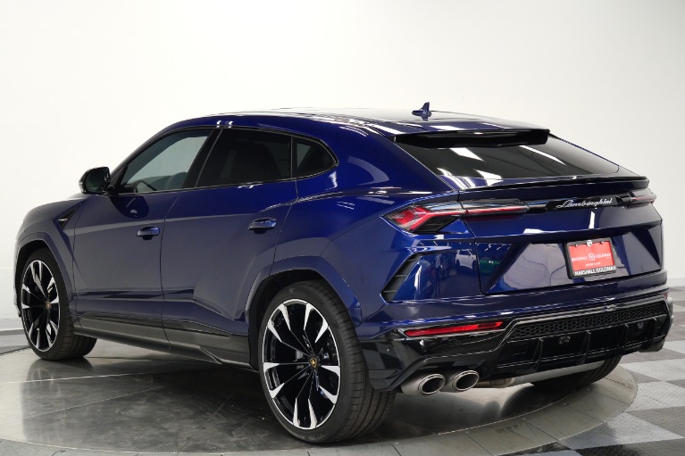 Lamborghini Urus -23 Inch Wheels, Two Tone Interior, Bang And Olufsen Audio