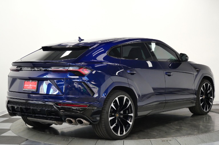 Lamborghini Urus -23 Inch Wheels, Two Tone Interior, Bang And Olufsen Audio
