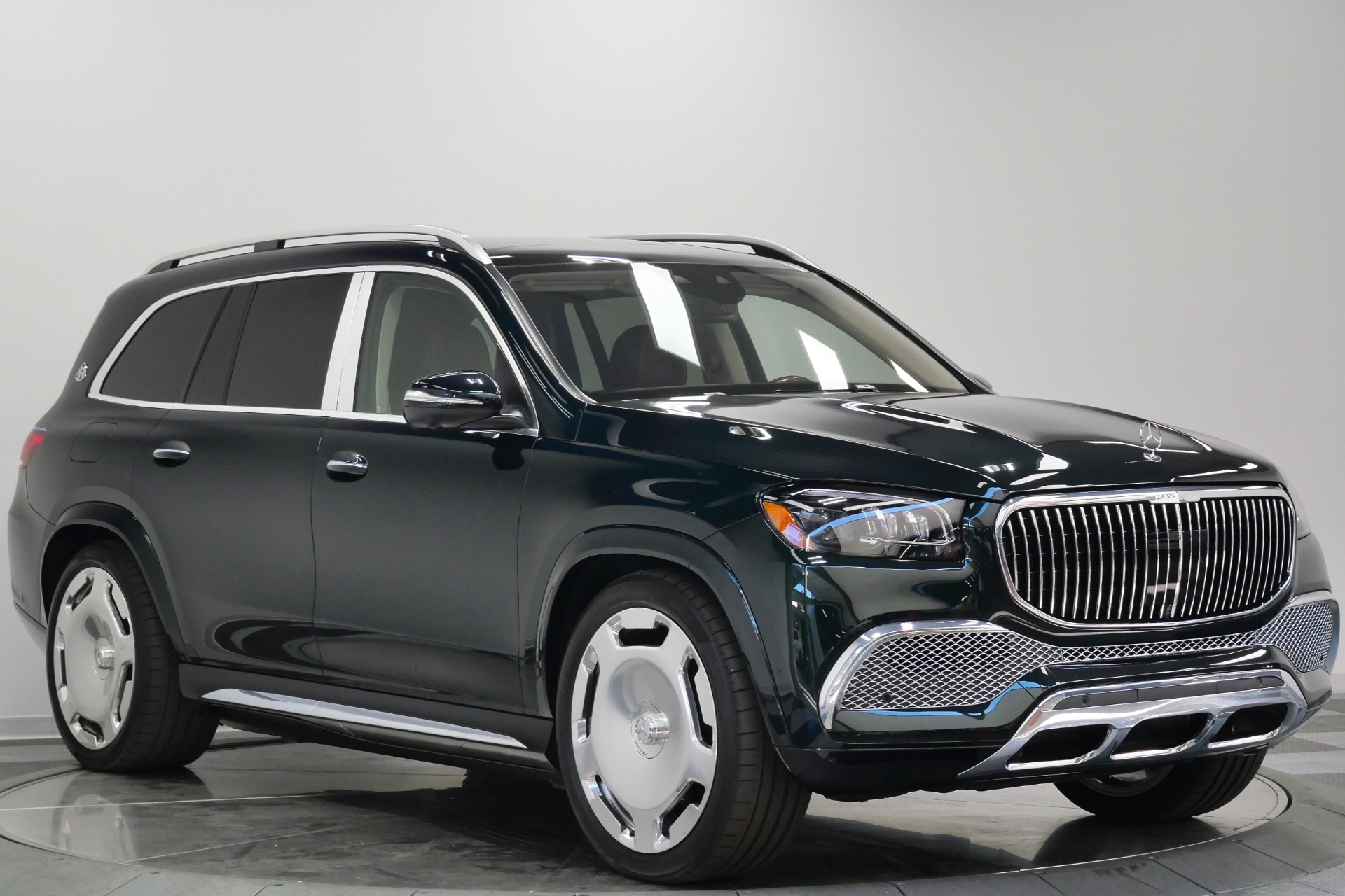 Mercedes-Benz Maybach GLS 600 -4MATIC, Beautiful Colors, Four Seat Configuration, Walnut Trim