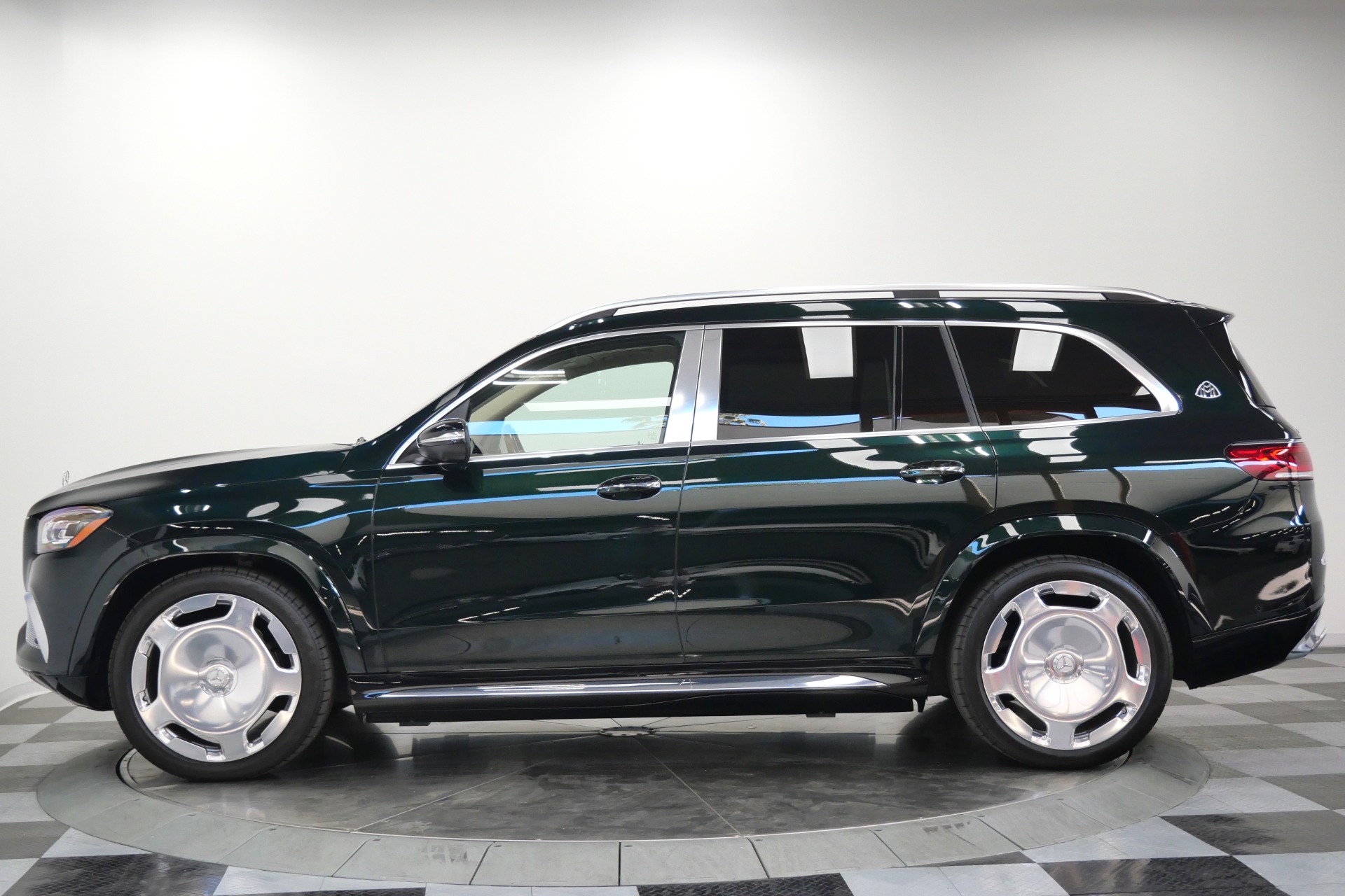 Mercedes-Benz Maybach GLS 600 -4MATIC, Beautiful Colors, Four Seat Configuration, Walnut Trim