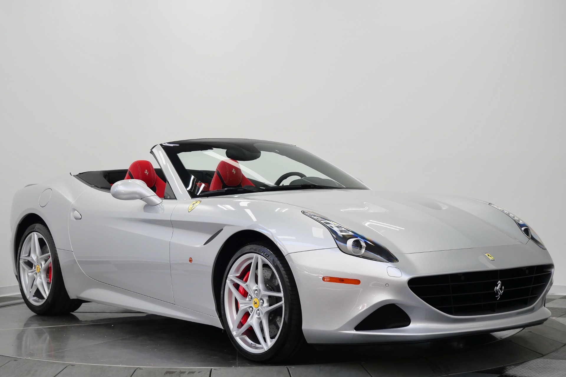 Ferrari California T -Extremely Low Miles, Ventilated Seats, Beautiful