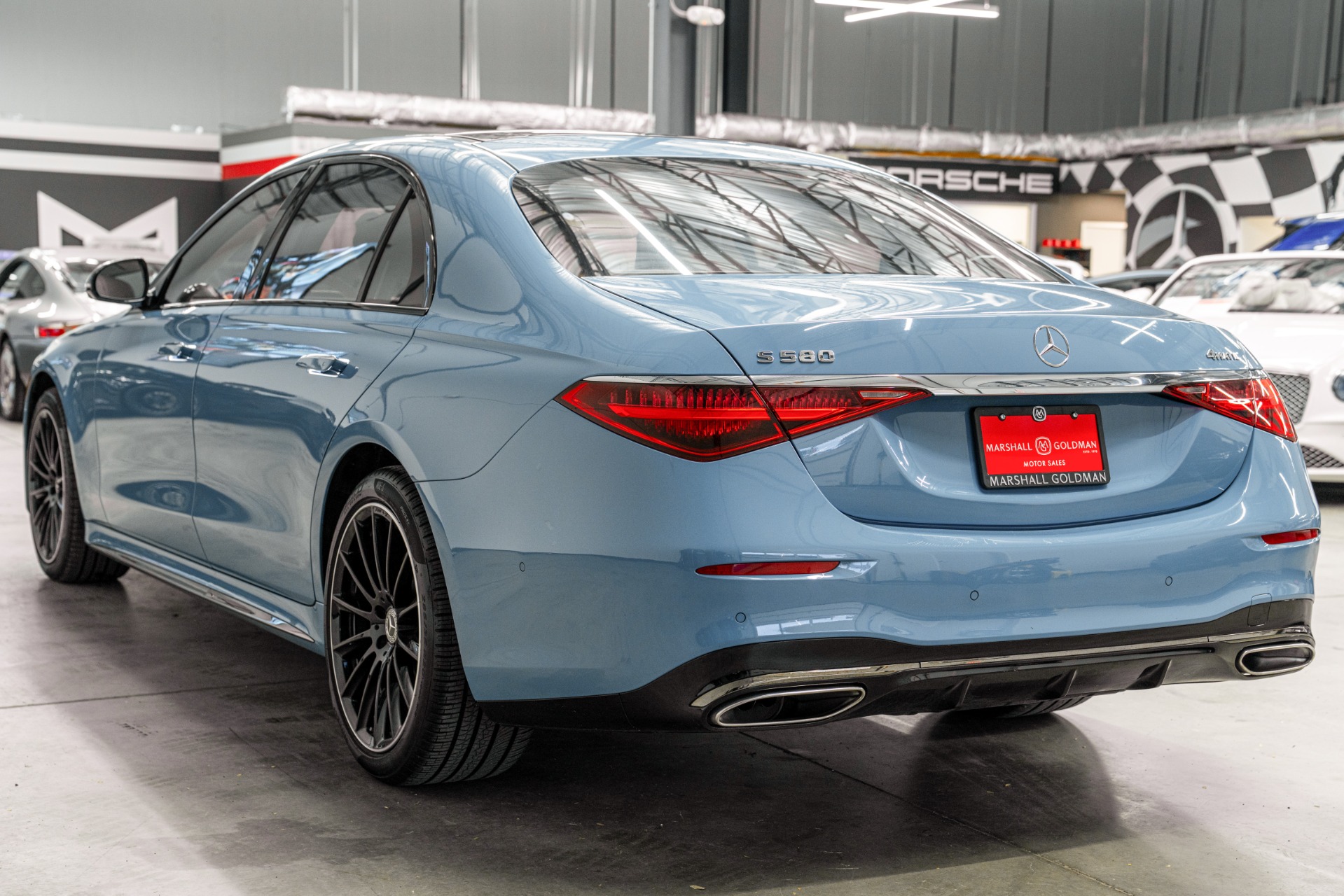 MANUFAKTUR China Blue 2023 Mercedes-Benz S580 4MATIC -Warmth and