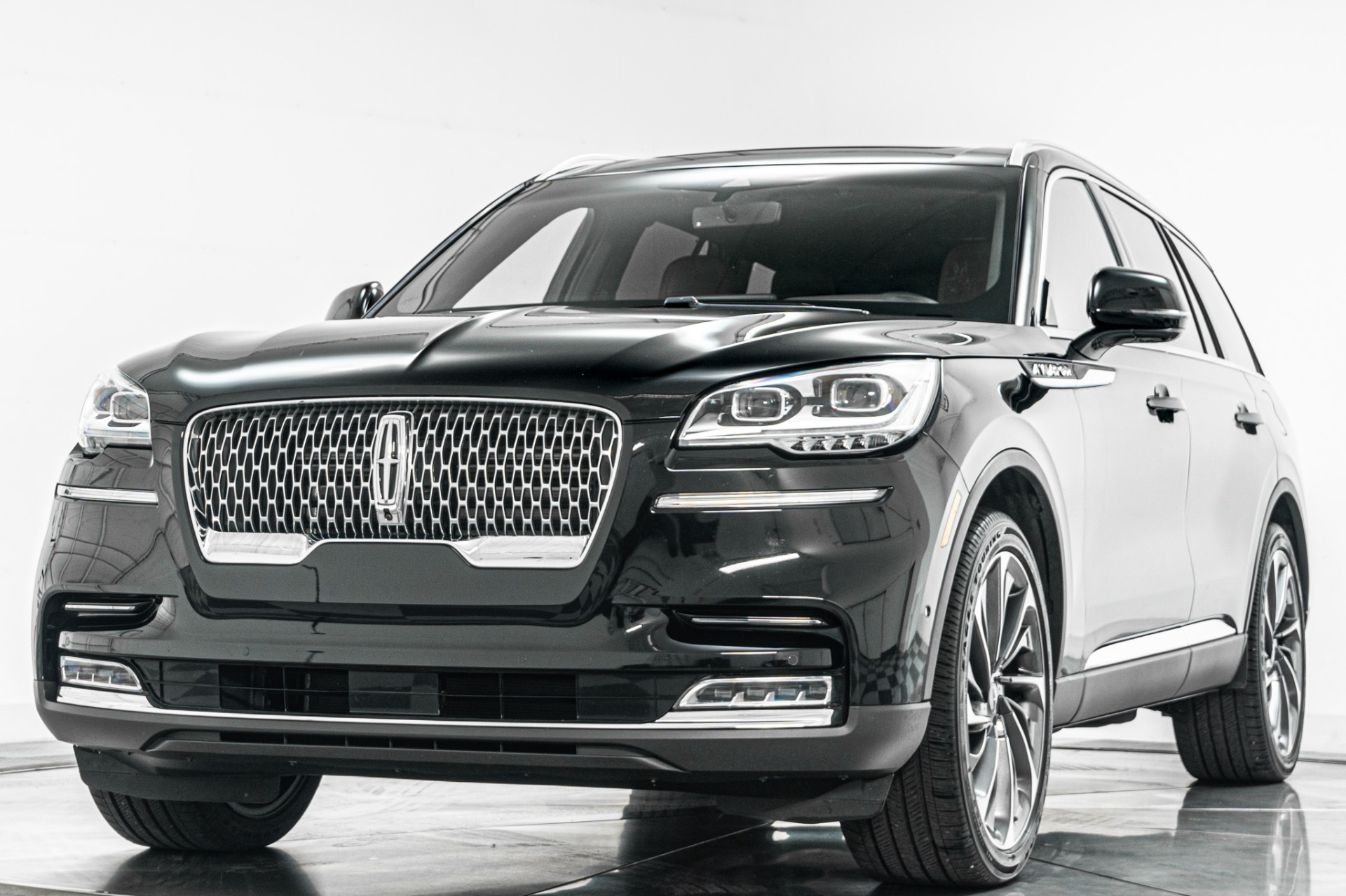Lincoln Aviator Reserve -Luxury Package, Elements Package Plus