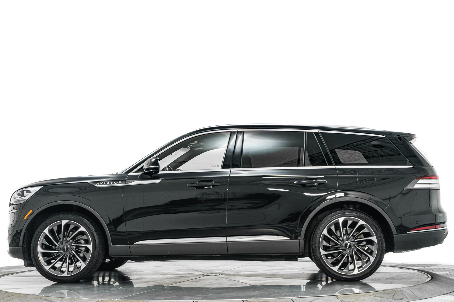 Lincoln Aviator Reserve -Luxury Package, Elements Package Plus