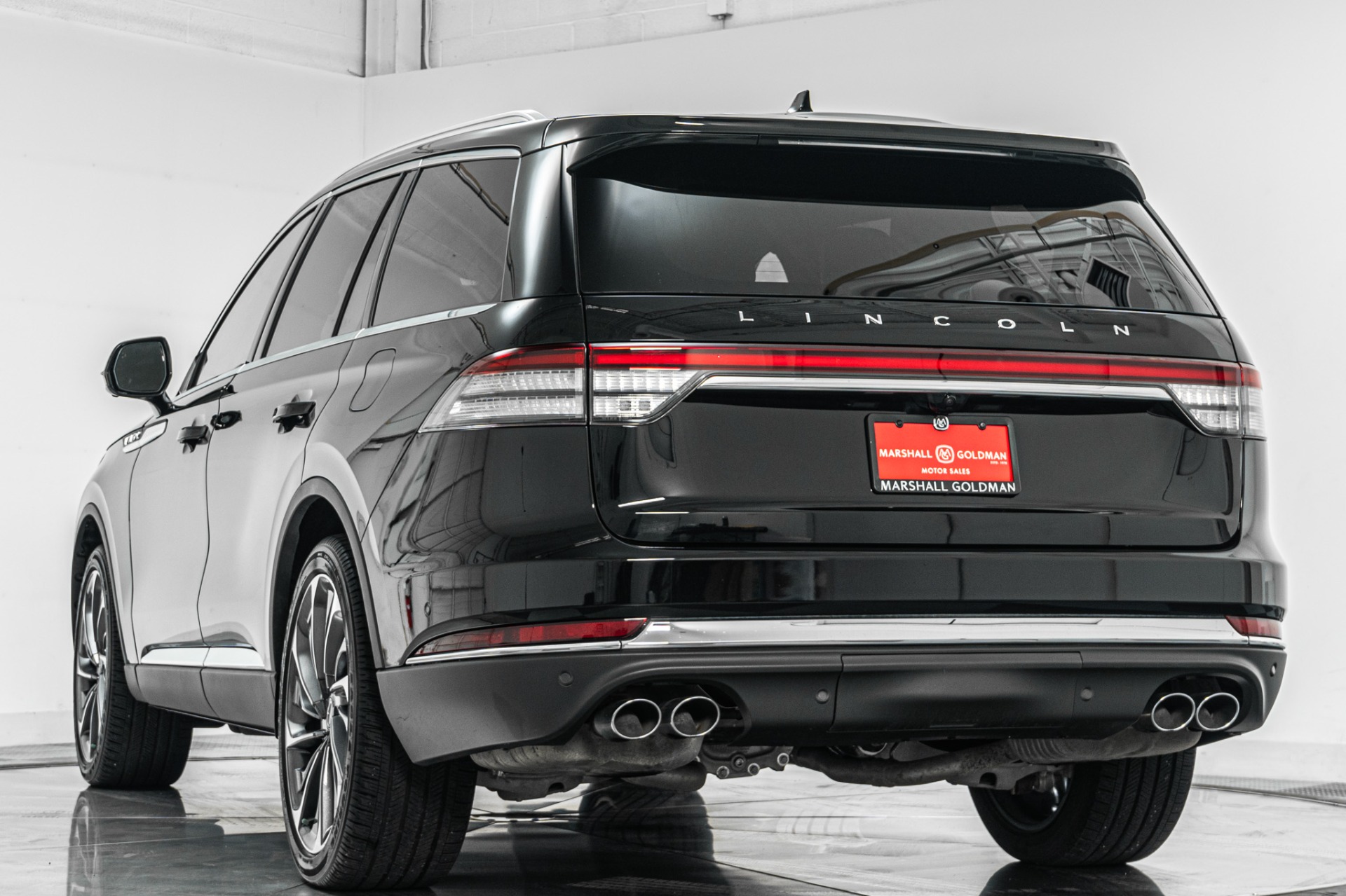 Lincoln Aviator Reserve -Luxury Package, Elements Package Plus