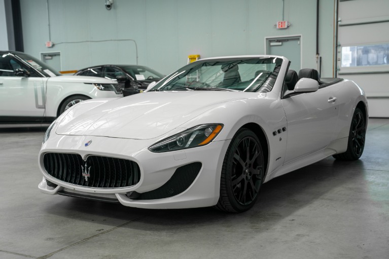 Maserati GranTurismo Convertible Sport -Trident Wheels, Carbon Fiber Interior Trim
