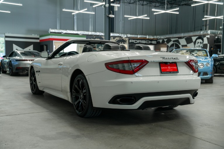 Maserati GranTurismo Convertible Sport -Trident Wheels, Carbon Fiber Interior Trim