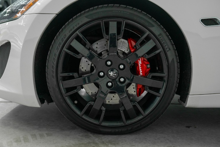 Maserati GranTurismo Convertible Sport -Trident Wheels, Carbon Fiber Interior Trim