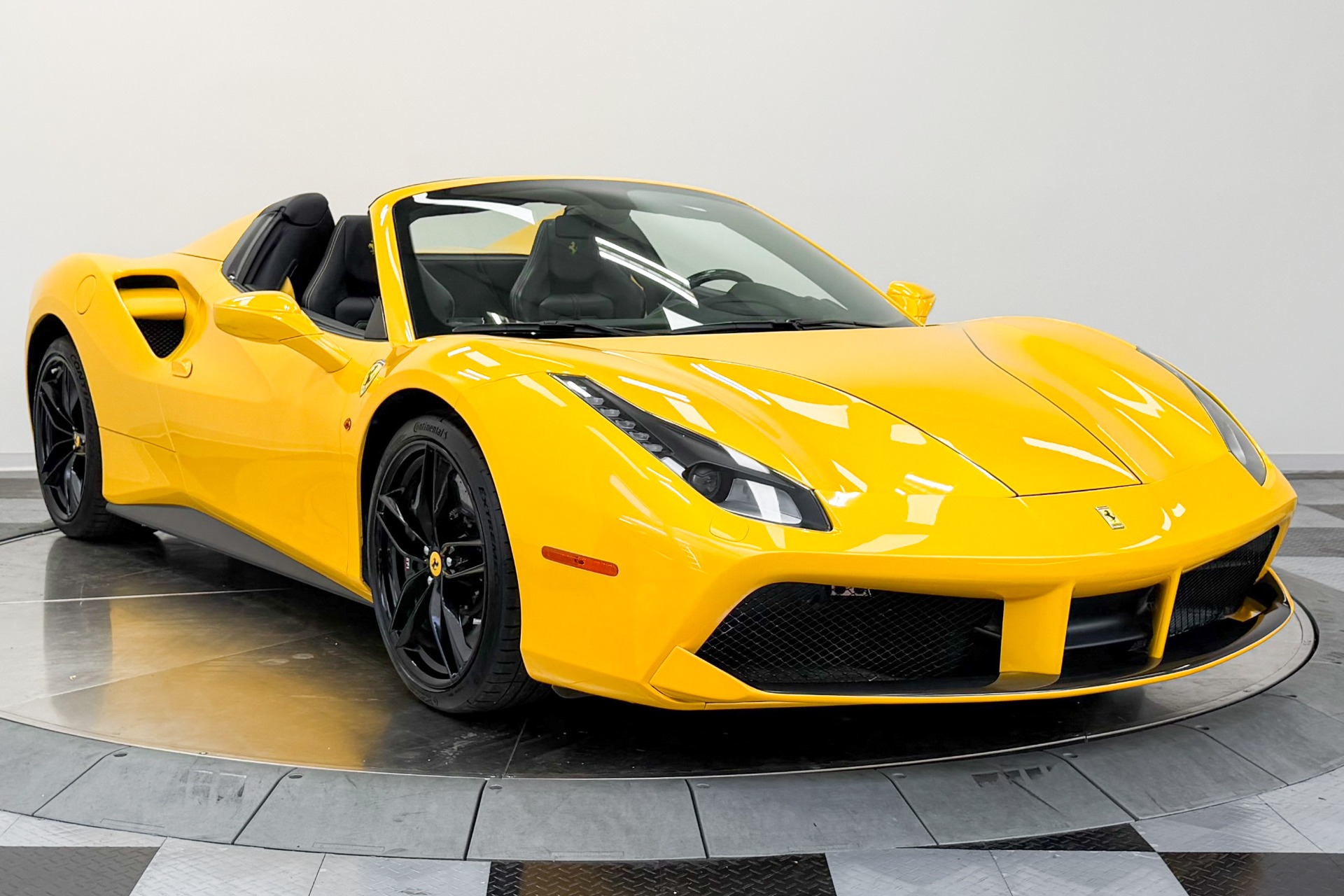 Ferrari 488 Spider -Carbon Fiber Racing Seats, Extensive Carbon Fiber