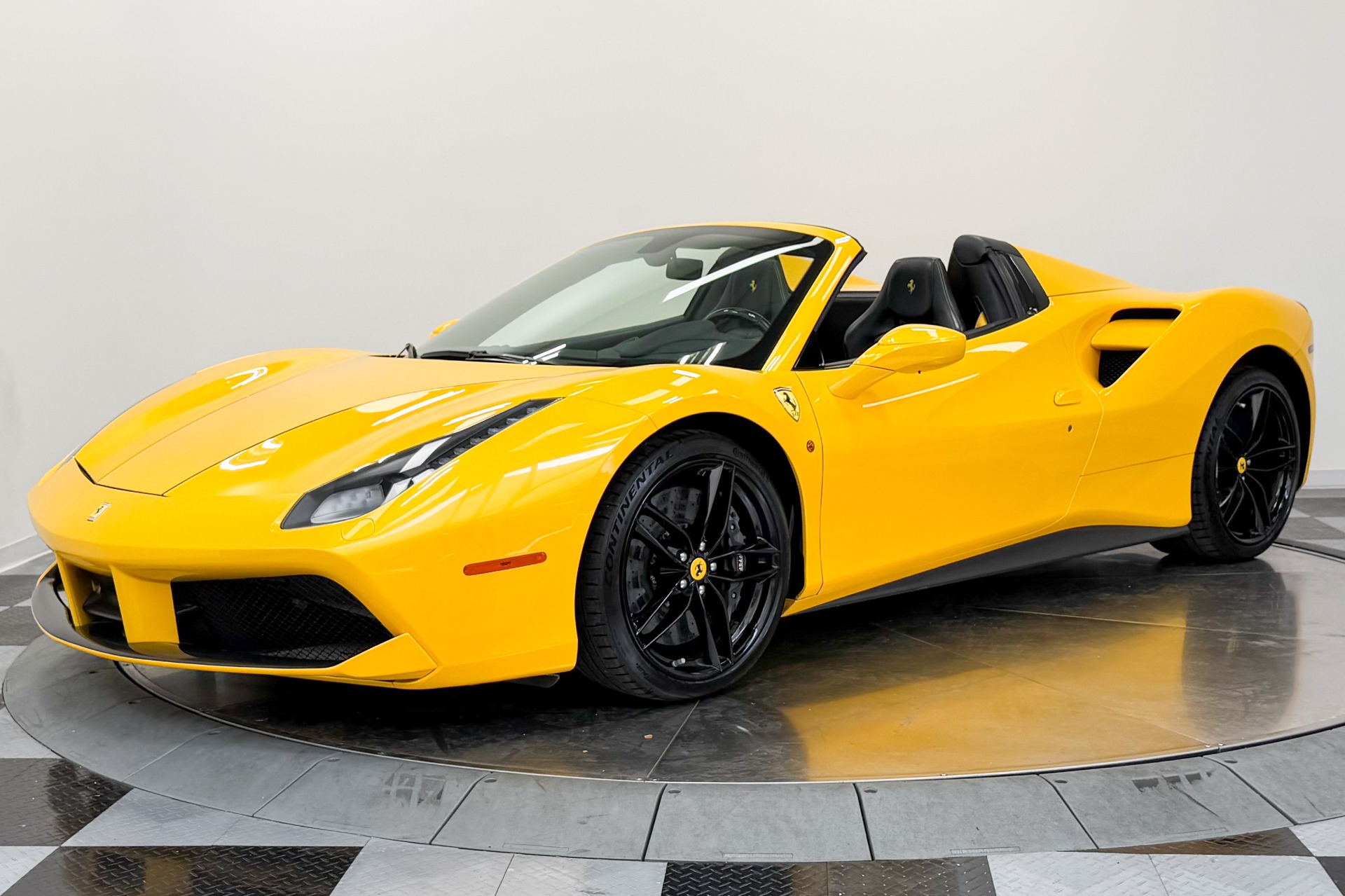 Ferrari 488 Spider -Carbon Fiber Racing Seats, Extensive Carbon Fiber