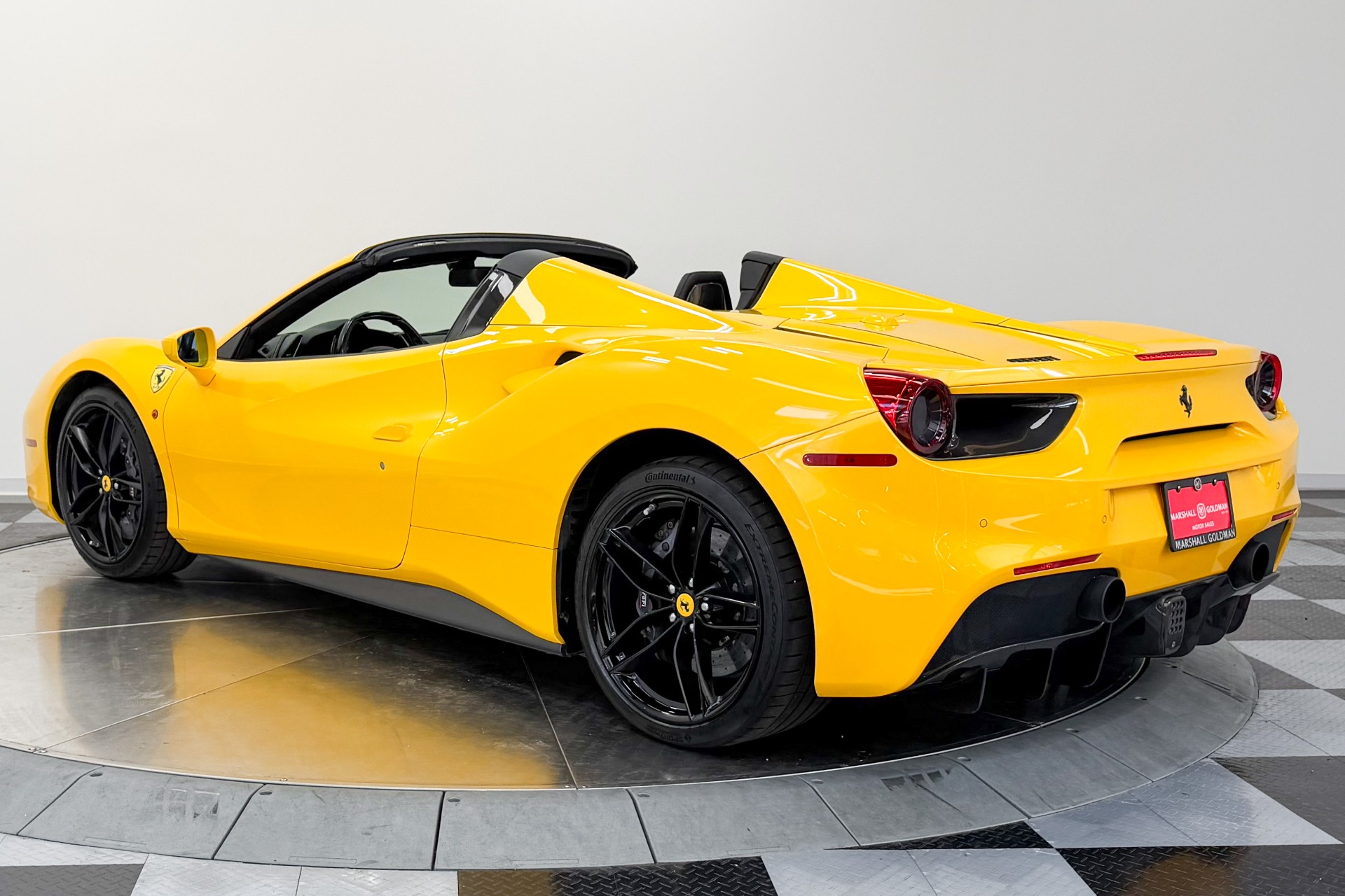 Ferrari 488 Spider -Carbon Fiber Racing Seats, Extensive Carbon Fiber