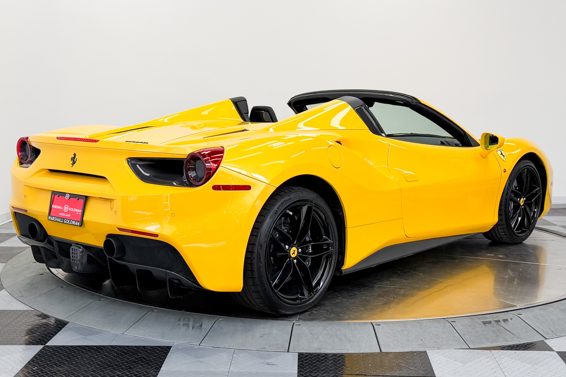 Ferrari 488 Spider -Carbon Fiber Racing Seats, Extensive Carbon Fiber