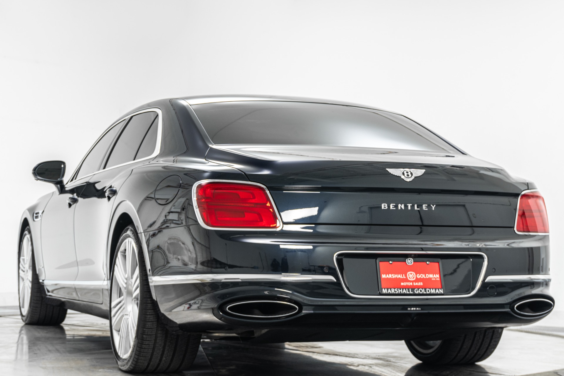 Bentley Flying Spur Azure -Bang And Olufsen Audio, Mulliner Driving Specification