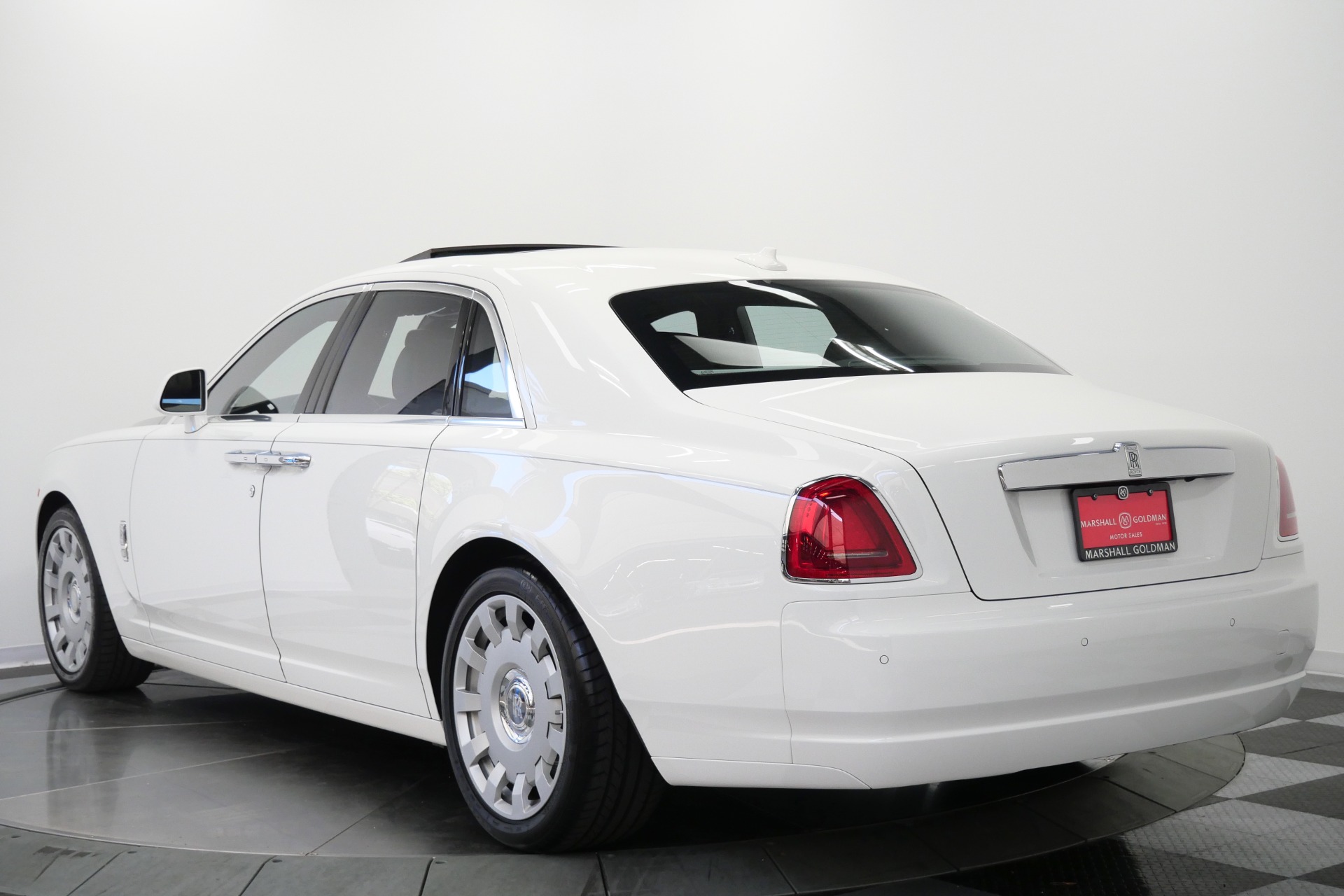 Rolls-Royce Ghost -V12 Power, Drivers Assistance 1, Heated And Ventilated Front Seats