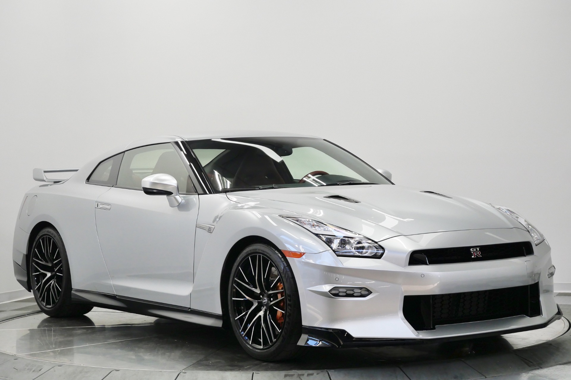 Nissan GT-R Premium -Very Low Miles, 565 Horsepower