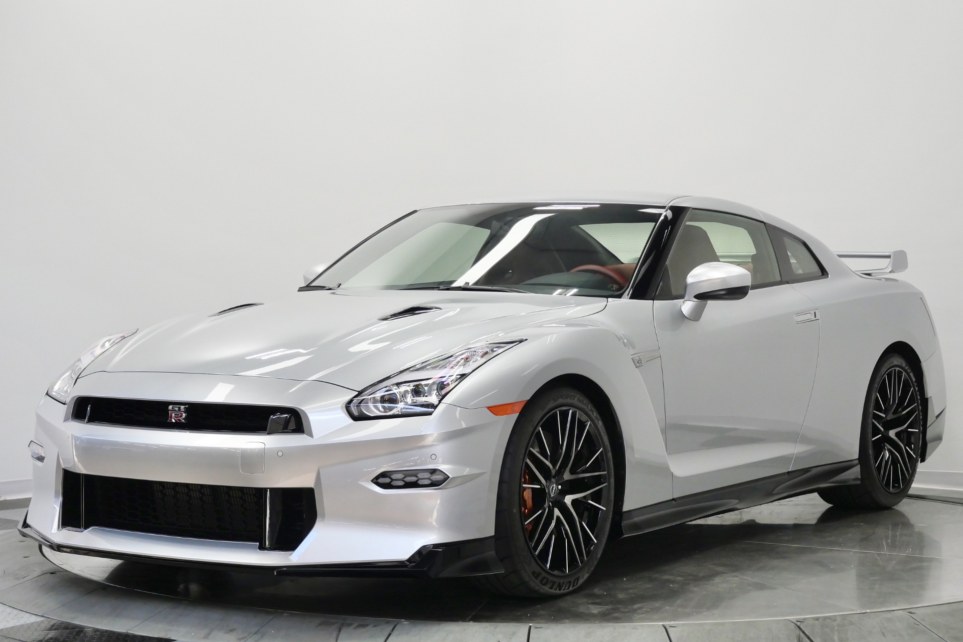 Nissan GT-R Premium -Very Low Miles, 565 Horsepower