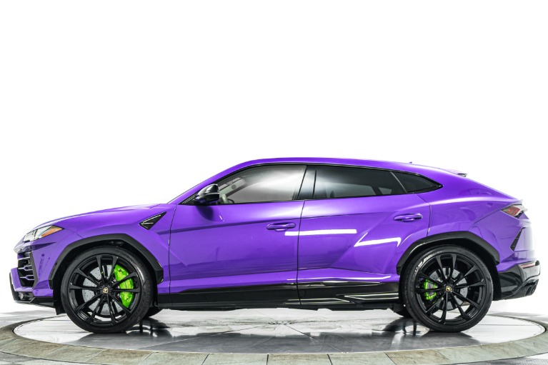 Lamborghini Urus -Great Color Combination, 4 Seat Configuration, Rear Seat Entertainment