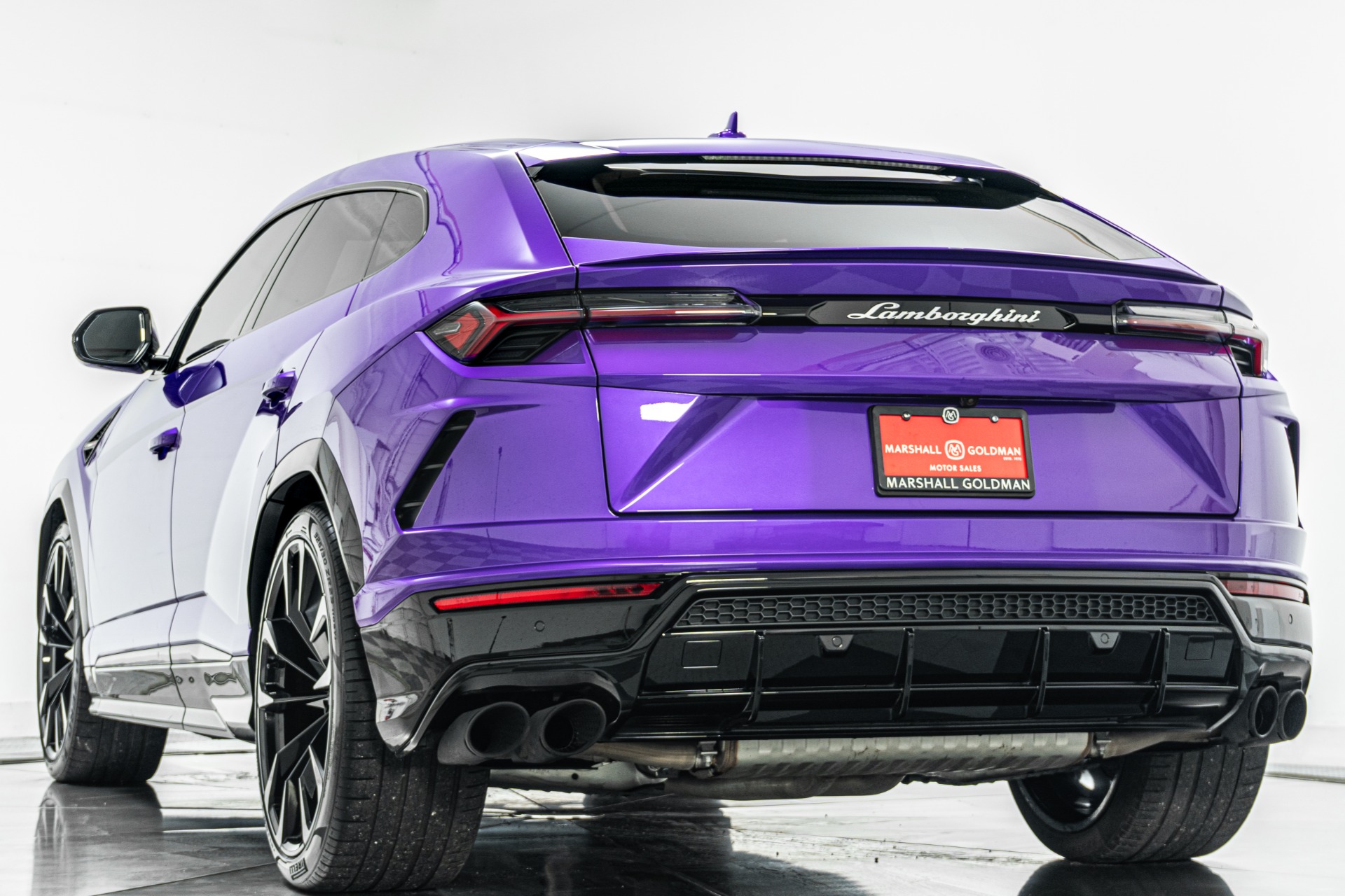 Lamborghini Urus -Great Color Combination, 4 Seat Configuration, Rear Seat Entertainment