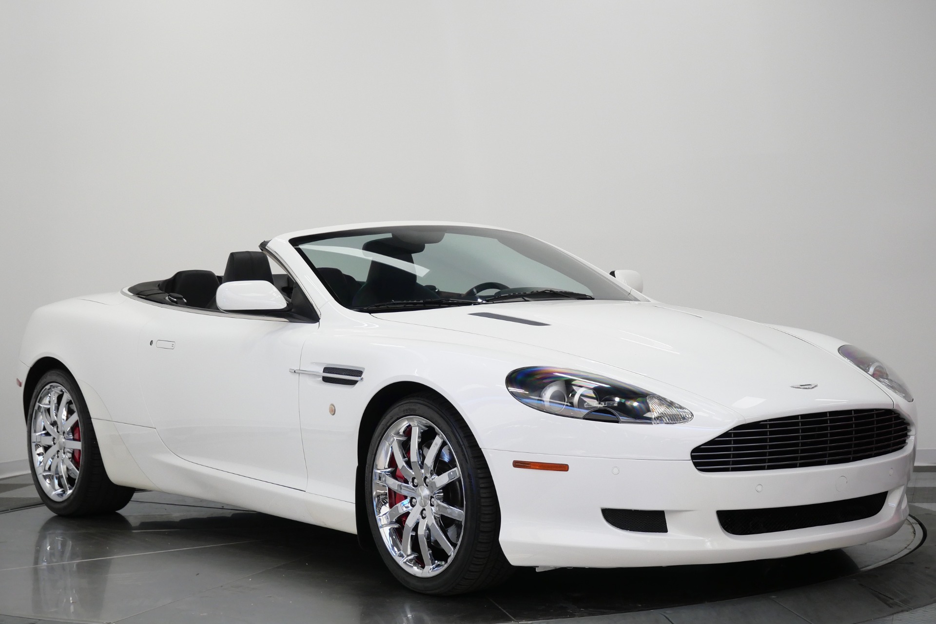 Aston Martin DB9 Volante -V12 Power, Chromed Wheels, Service Records