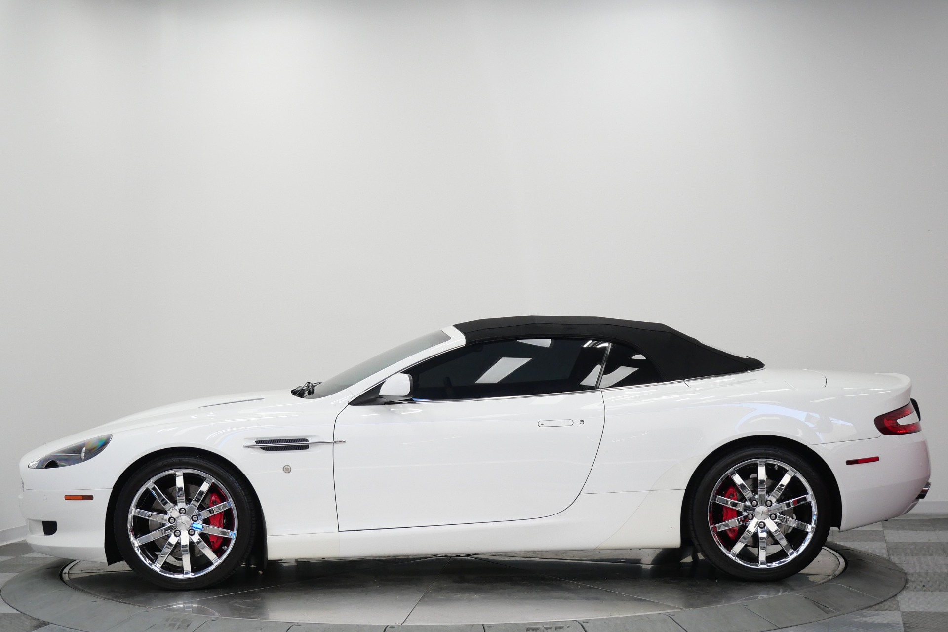 Aston Martin DB9 Volante -V12 Power, Chromed Wheels, Service Records