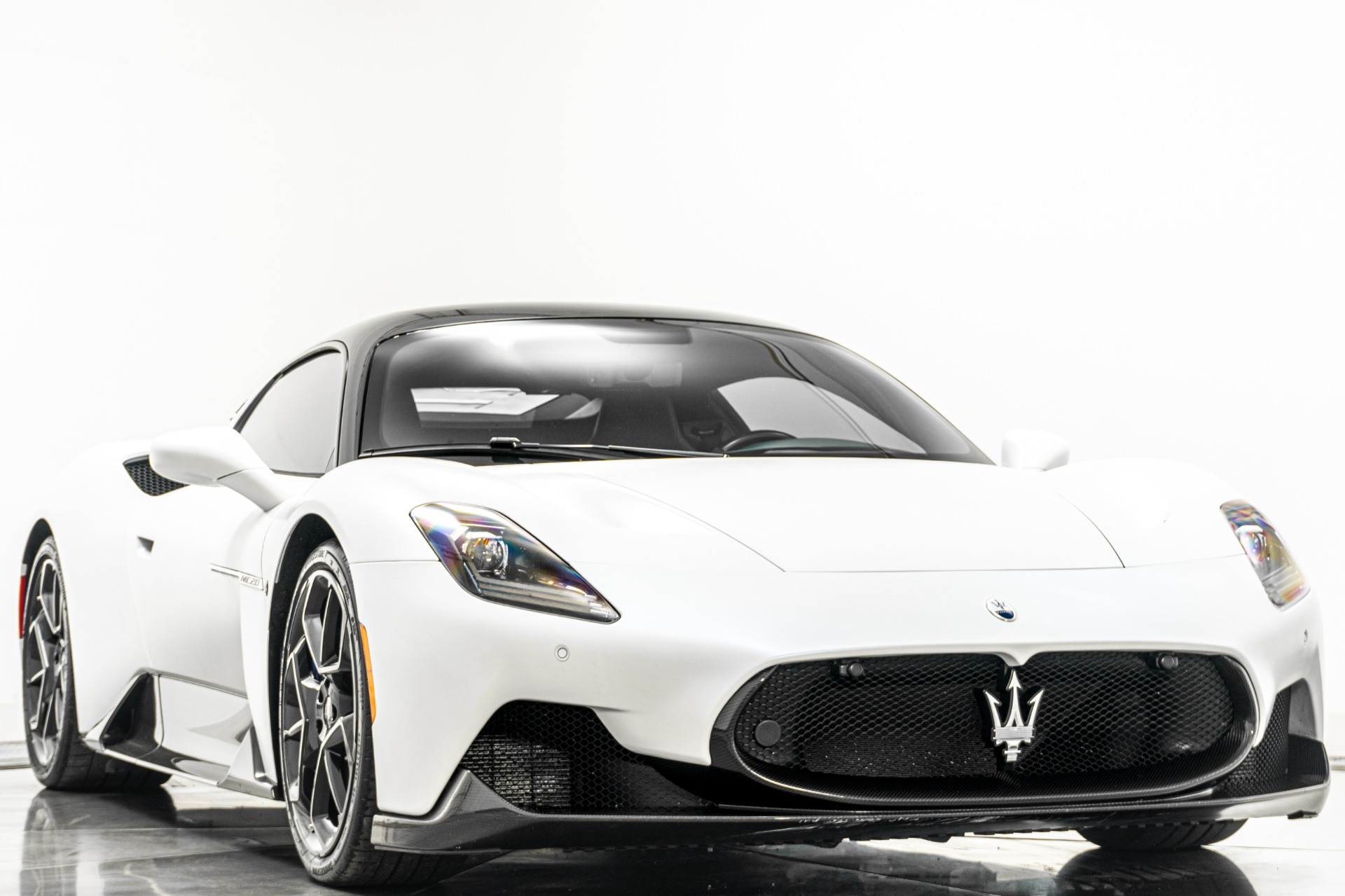 Maserati MC20 -Exterior Carbon Fiber Pack, Factory Matte Paint
