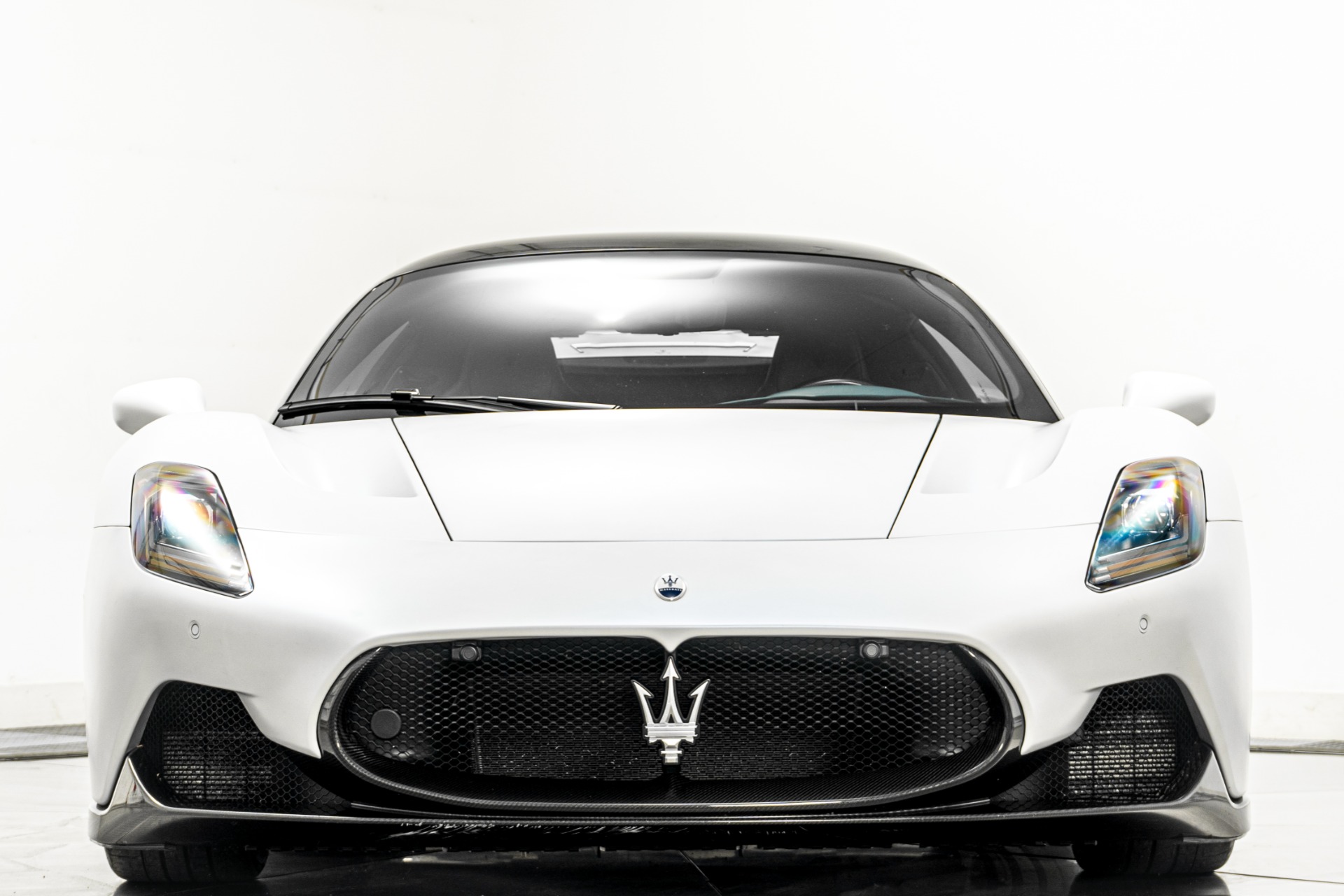 Maserati MC20 -Exterior Carbon Fiber Pack, Factory Matte Paint