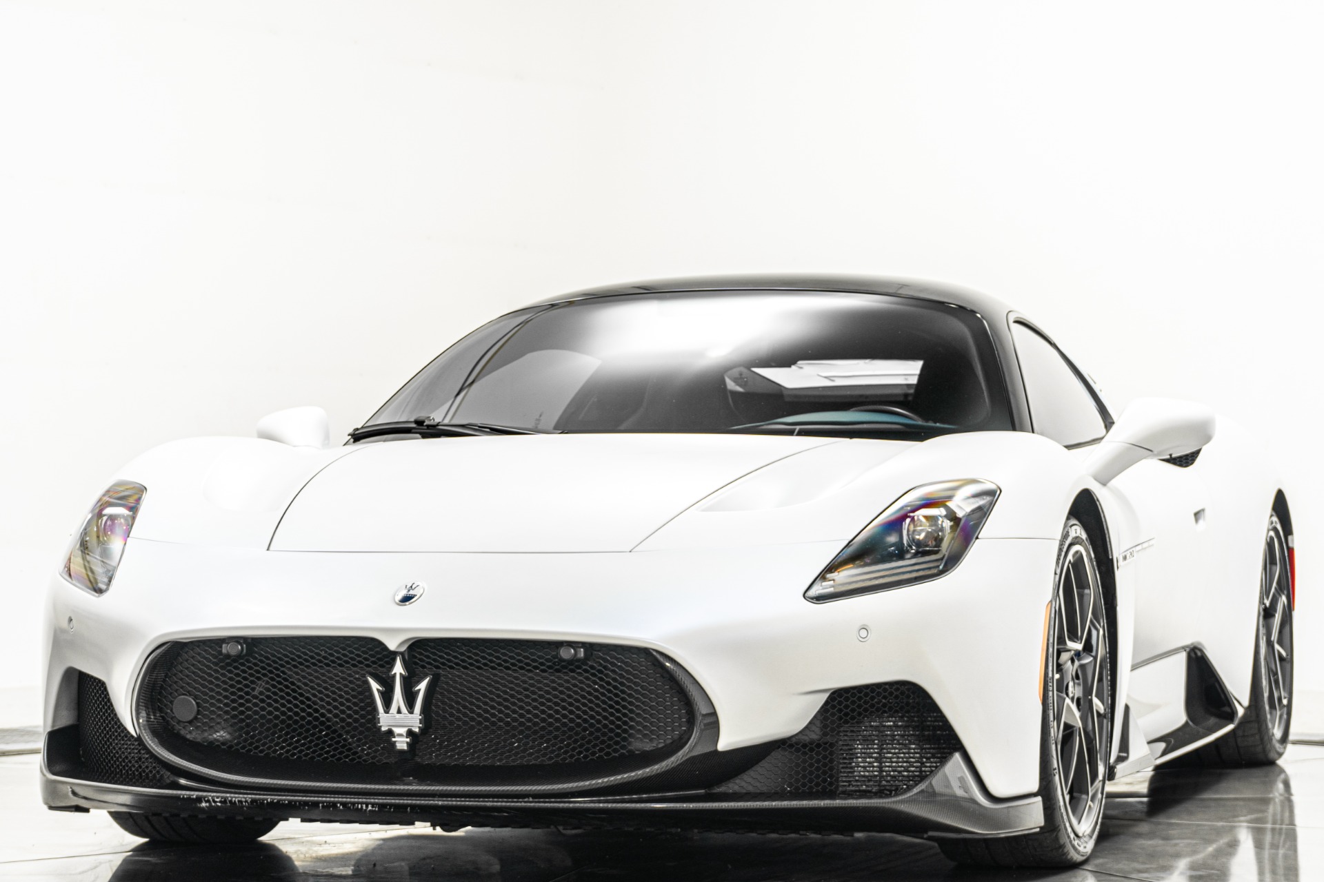 Maserati MC20 -Exterior Carbon Fiber Pack, Factory Matte Paint