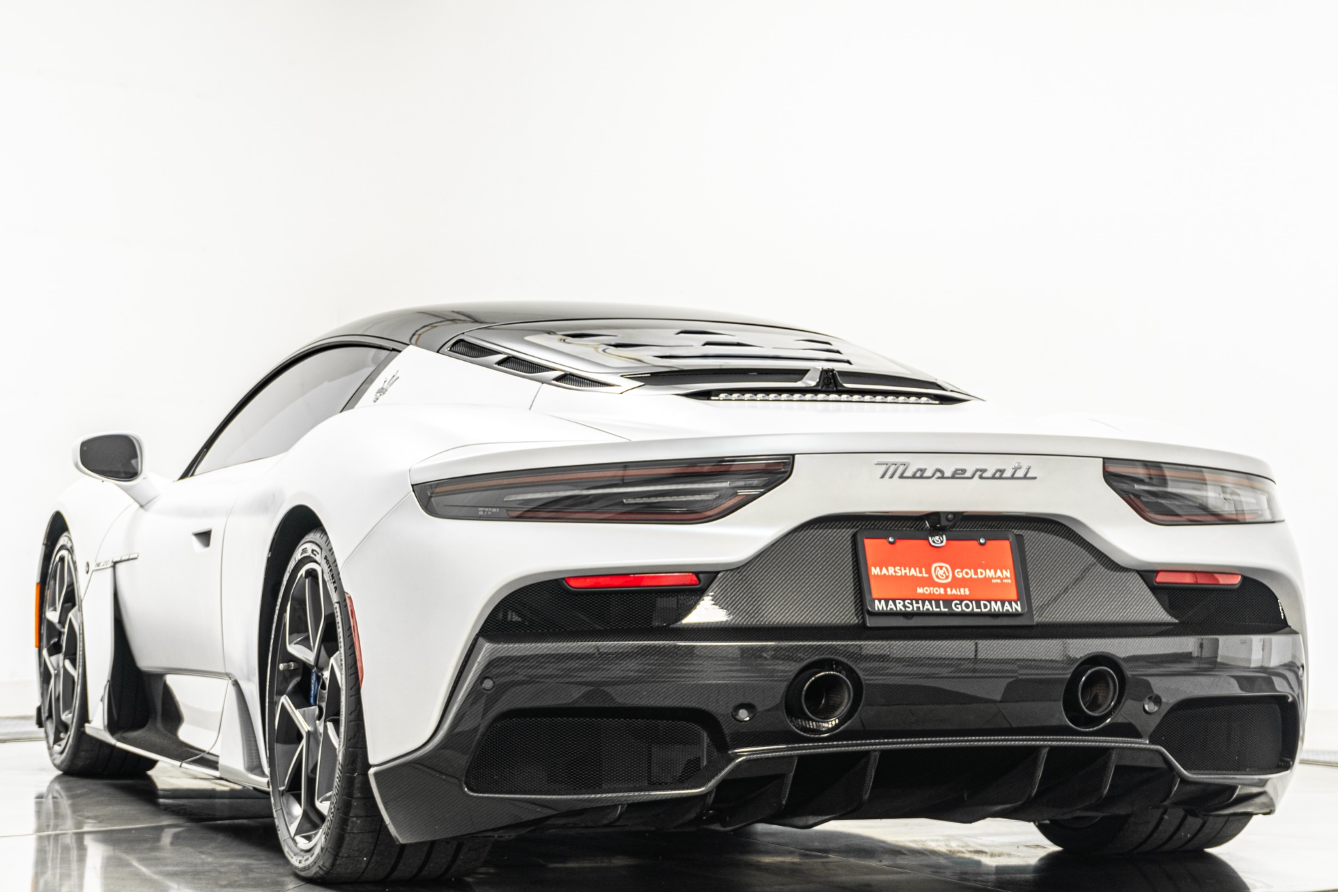 Maserati MC20 -Exterior Carbon Fiber Pack, Factory Matte Paint