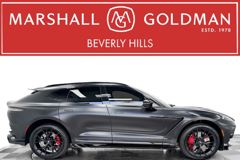 2025 Aston Martin DBX