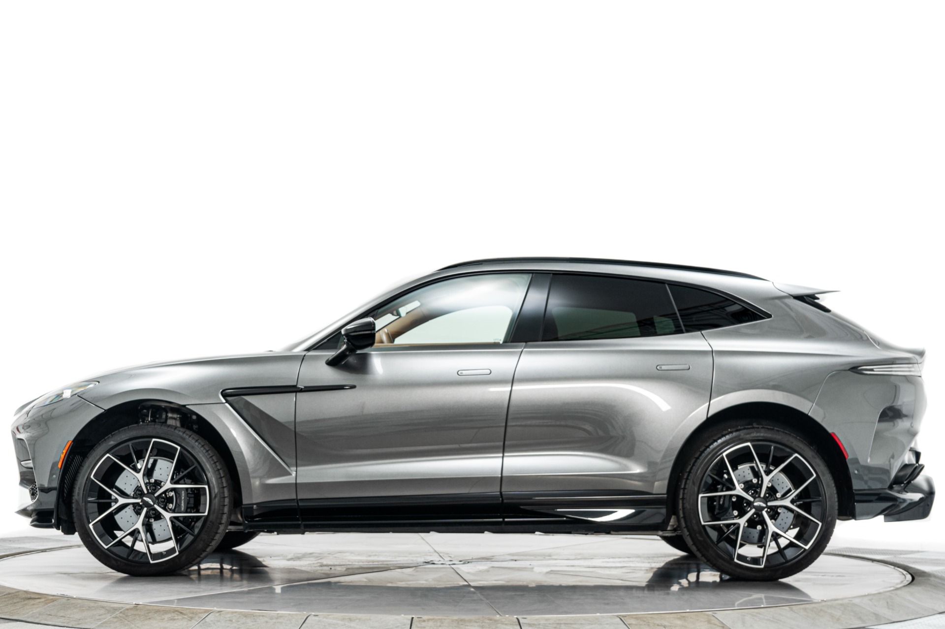Aston Martin DBX 707 -Panoramic Roof, Heated And Ventilated Front Seats