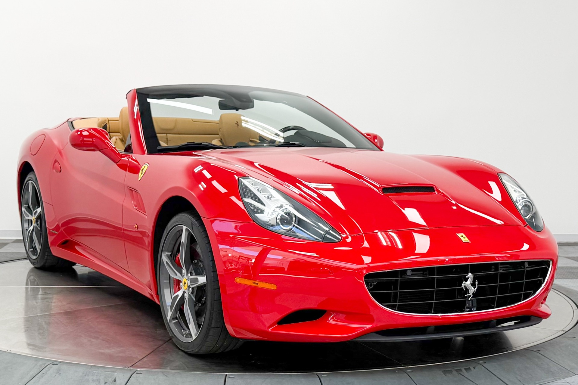 Ferrari California -Daytona Seats, 490 Horsepower, Carbon Fiber Steering Wheel W/LEDs