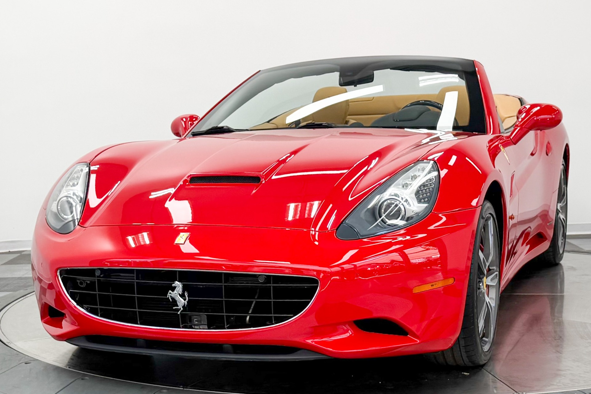 Ferrari California -Daytona Seats, 490 Horsepower, Carbon Fiber Steering Wheel W/LEDs
