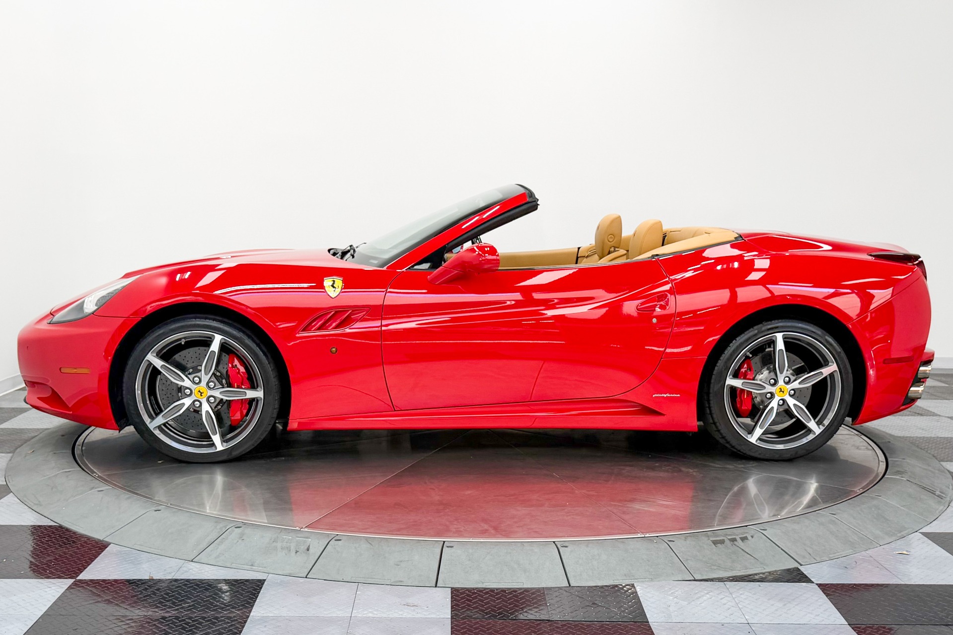Ferrari California -Daytona Seats, 490 Horsepower, Carbon Fiber Steering Wheel W/LEDs