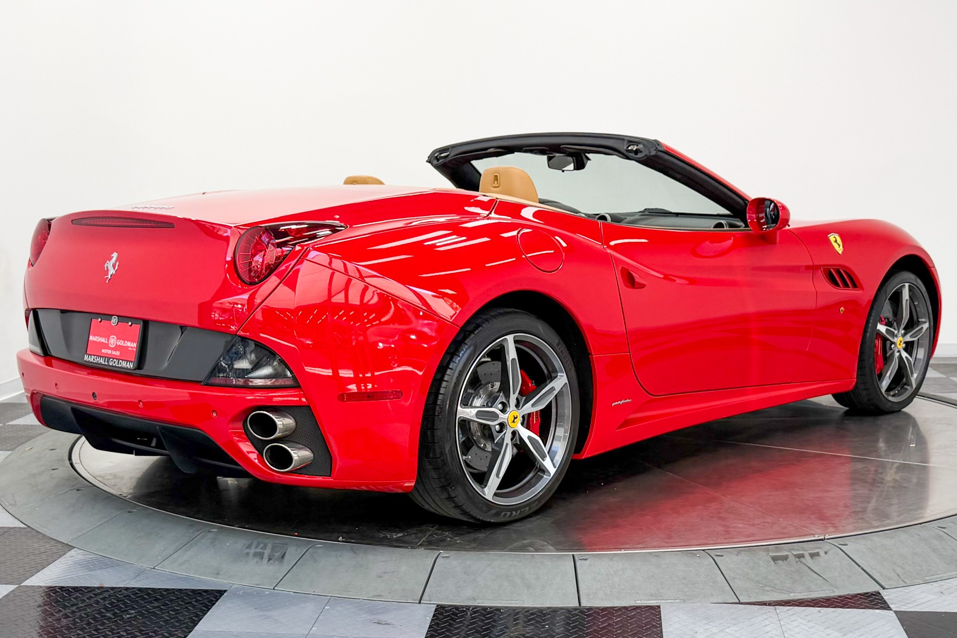 Ferrari California -Daytona Seats, 490 Horsepower, Carbon Fiber Steering Wheel W/LEDs