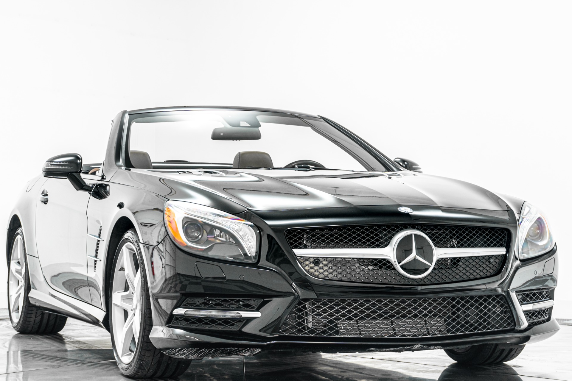 Mercedes-Benz SL 550 -Low Miles, Sport Wheel Package, Driver Assistance Package