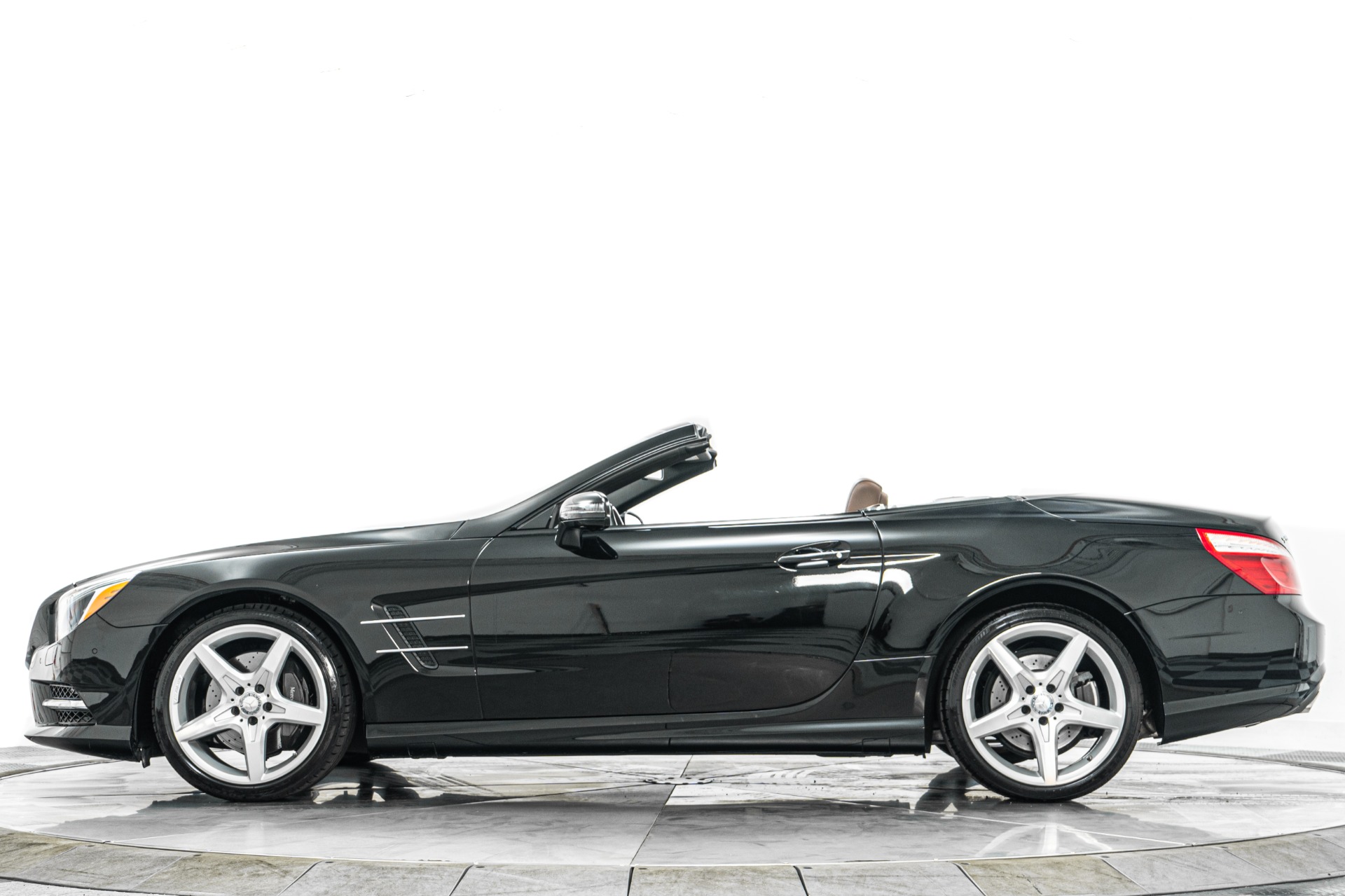 Mercedes-Benz SL 550 -Low Miles, Sport Wheel Package, Driver Assistance Package
