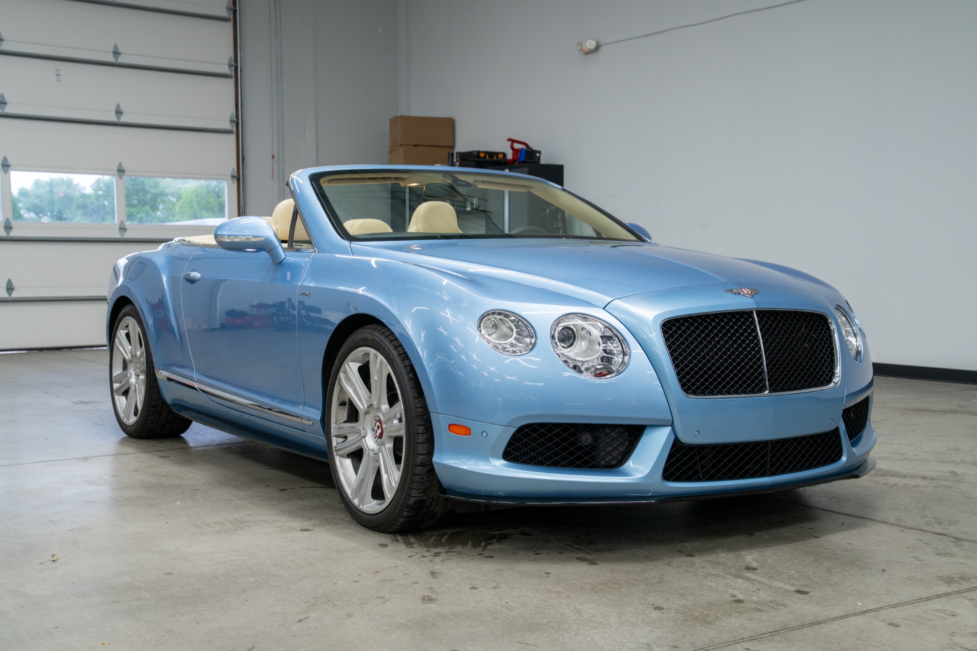 Bentley Continental GTC V8 S -*THE* Classic Color Combination