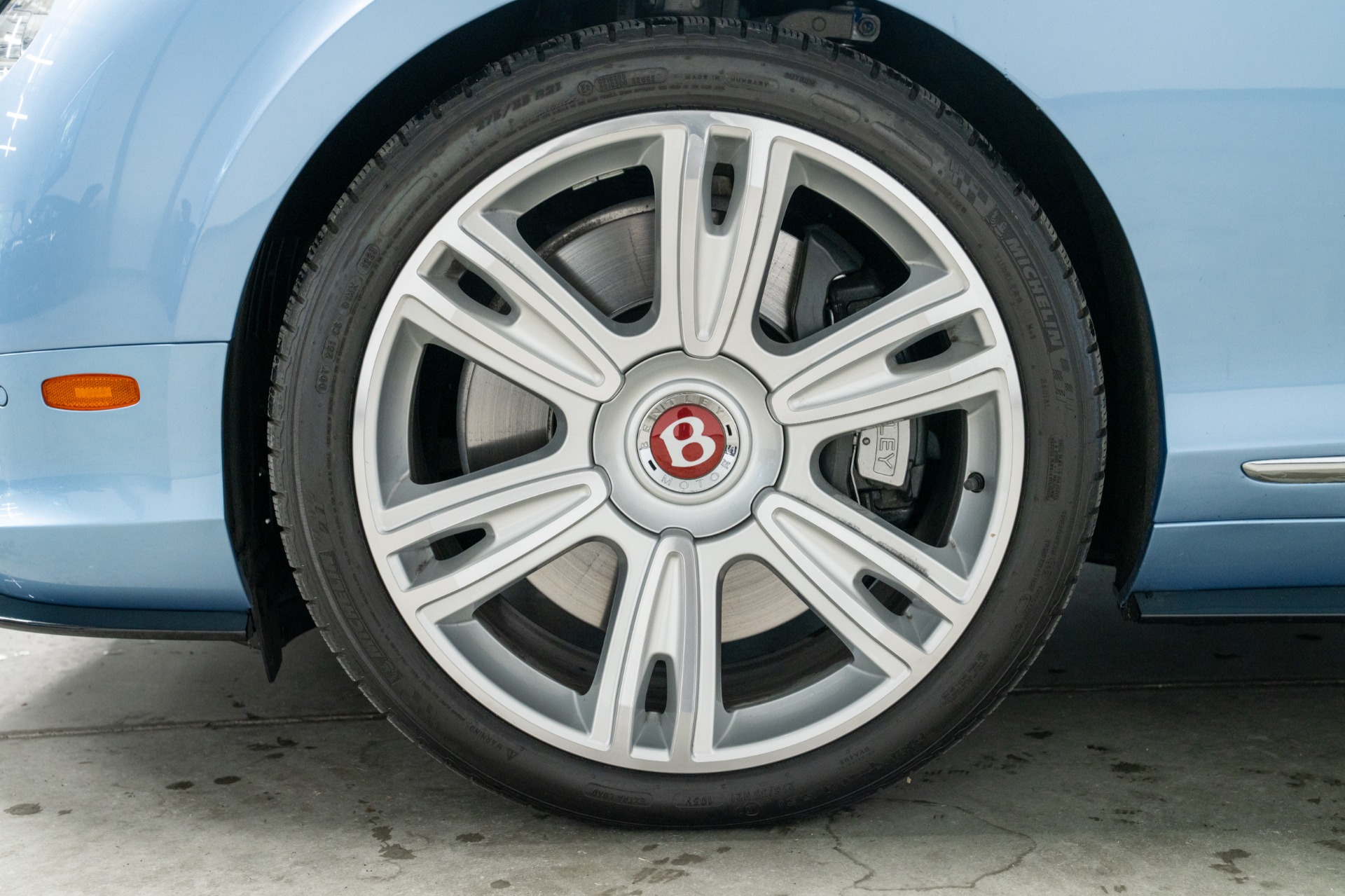 Bentley Continental GTC V8 S -*THE* Classic Color Combination