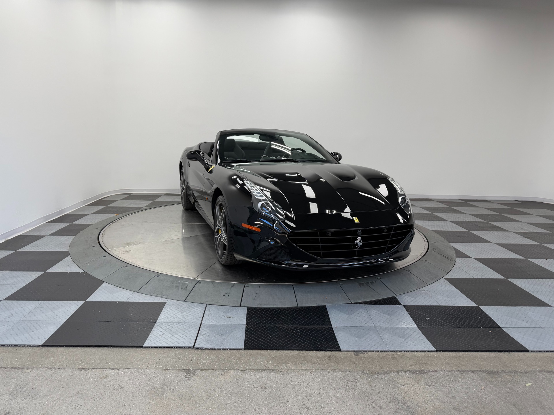 Ferrari California T -Carbon Fiber Driving Zone, Twin Turbo Power