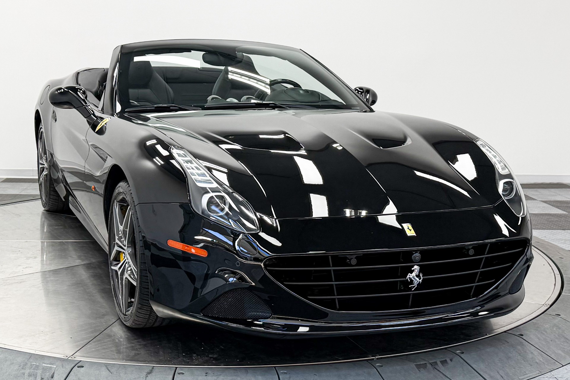 Ferrari California T -Carbon Fiber Driving Zone, Twin Turbo Power