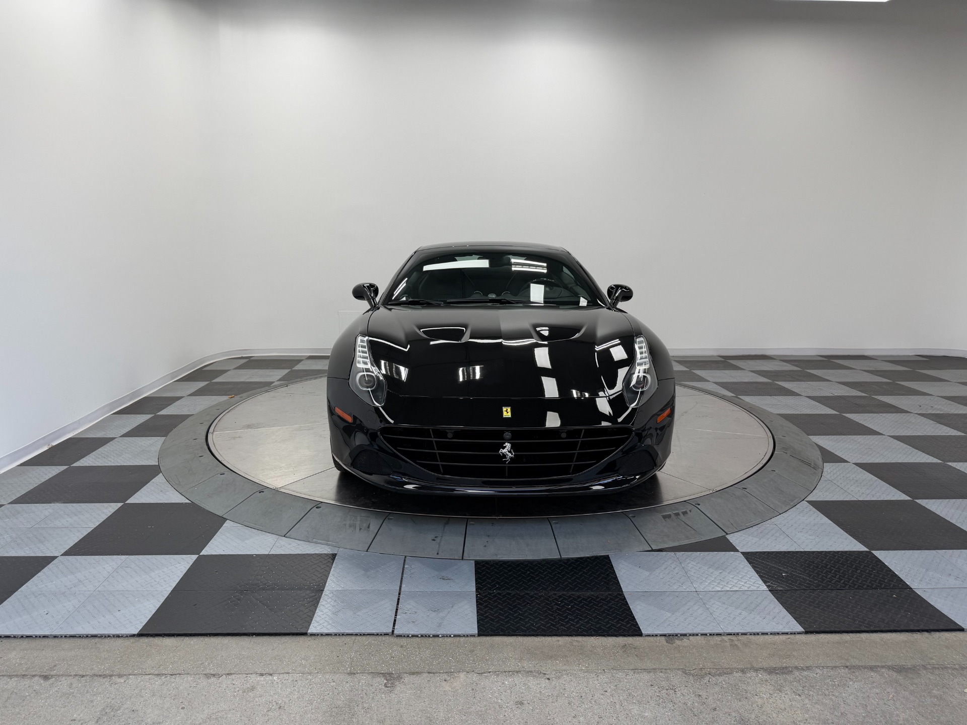 Ferrari California T -Carbon Fiber Driving Zone, Twin Turbo Power