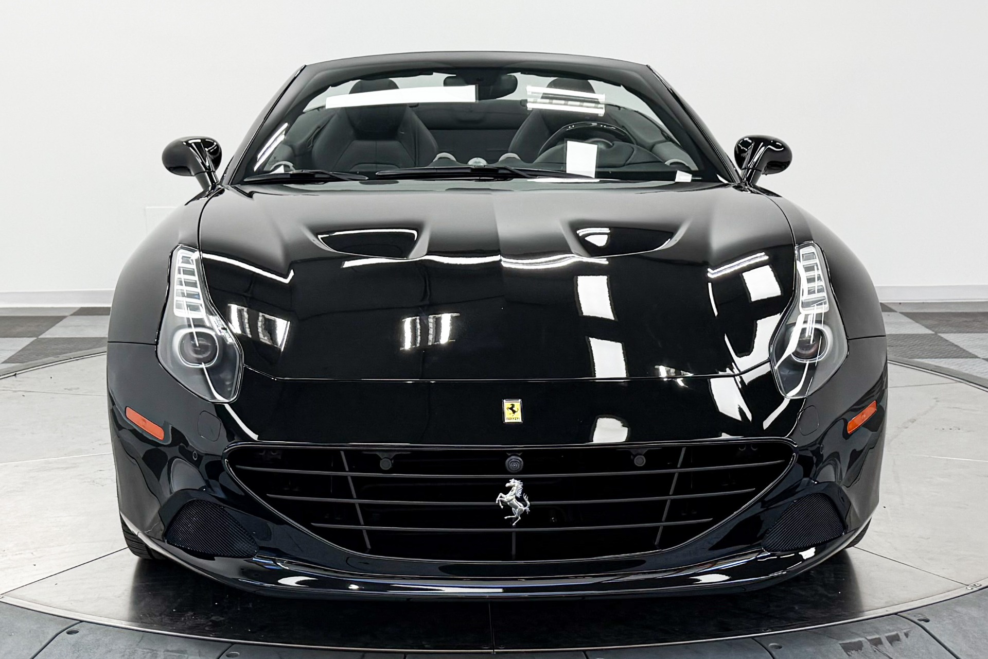 Ferrari California T -Carbon Fiber Driving Zone, Twin Turbo Power