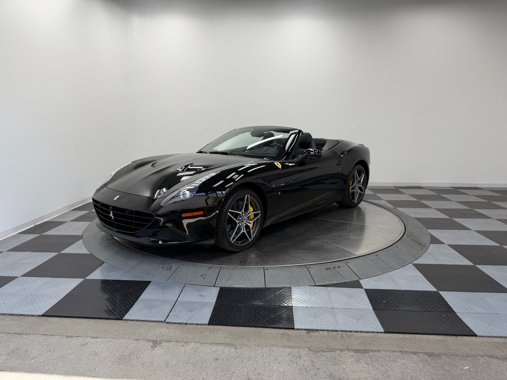 Ferrari California T -Carbon Fiber Driving Zone, Twin Turbo Power
