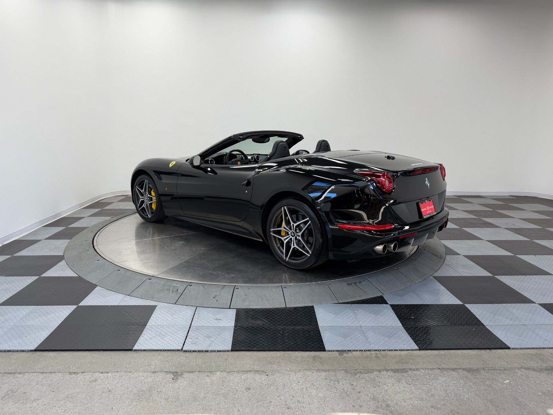 Ferrari California T -Carbon Fiber Driving Zone, Twin Turbo Power