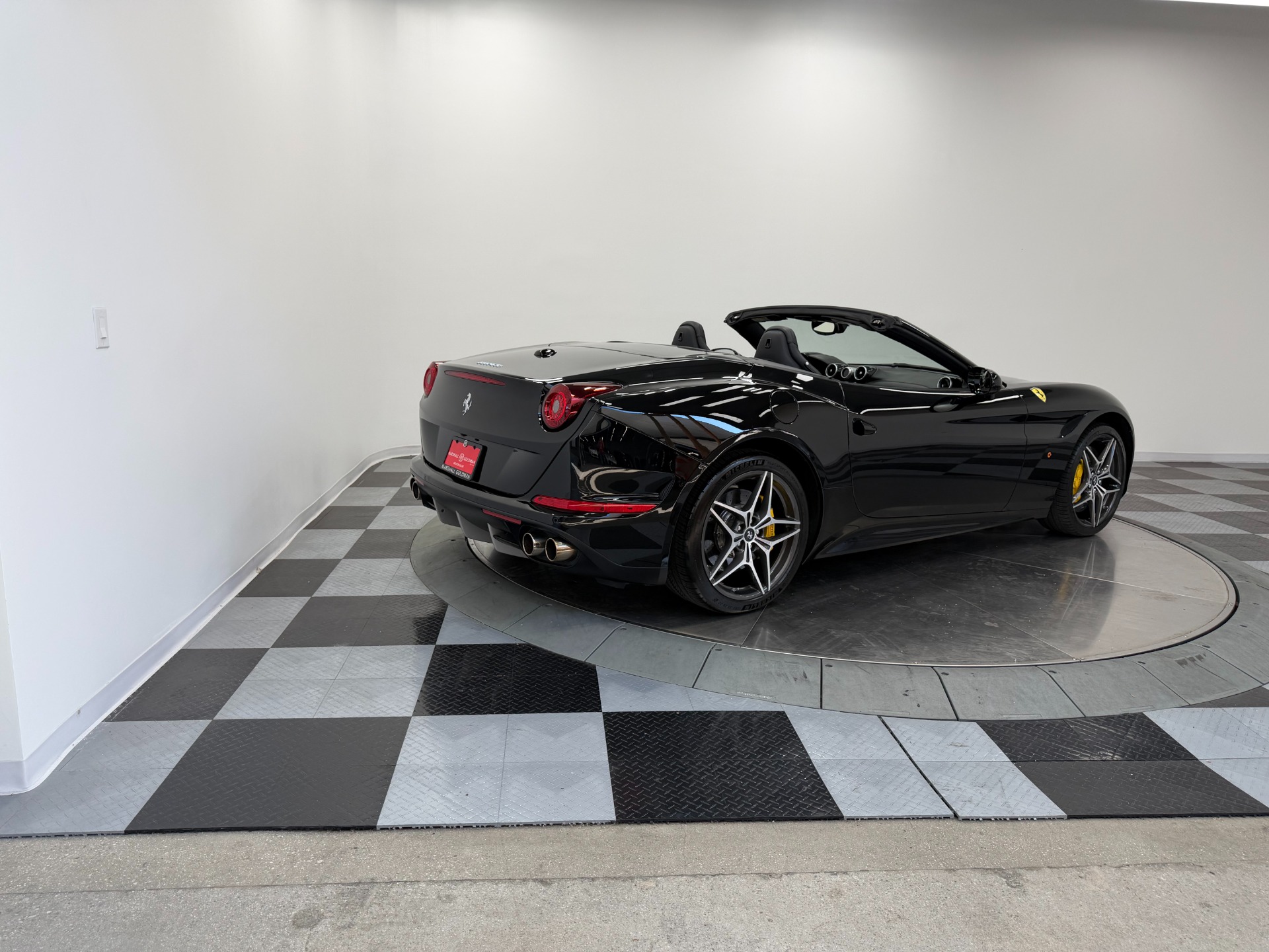 Ferrari California T -Carbon Fiber Driving Zone, Twin Turbo Power