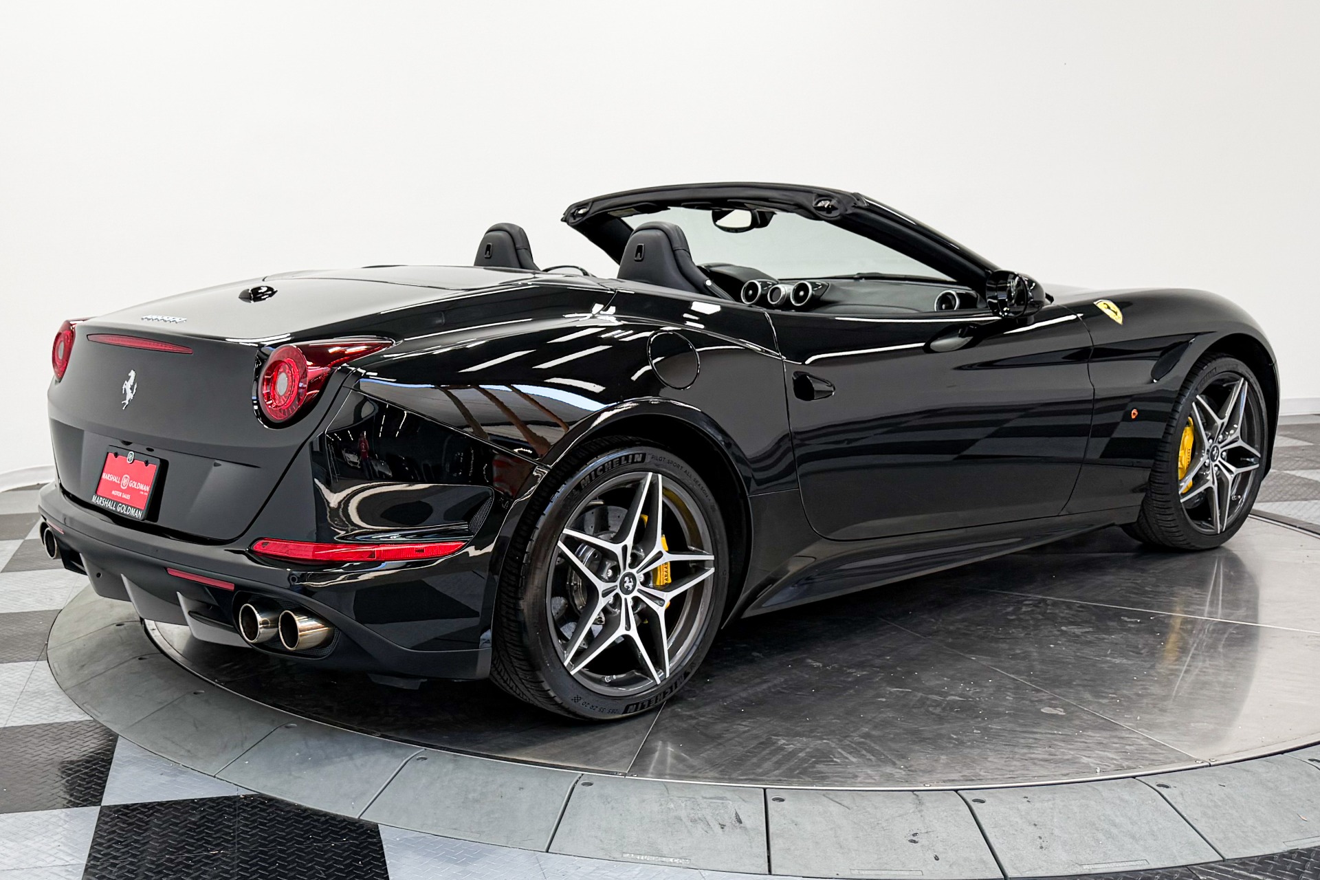 Ferrari California T -Carbon Fiber Driving Zone, Twin Turbo Power