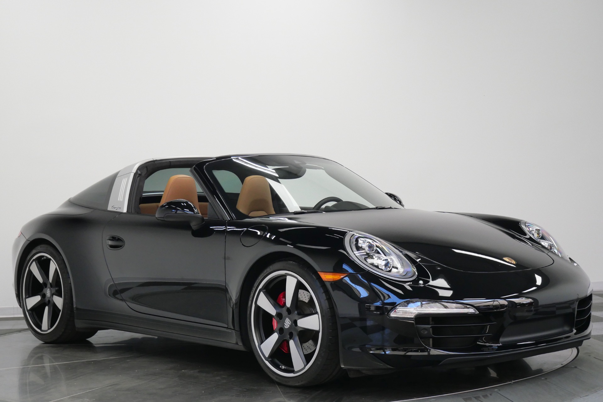 Porsche 911 Targa 4S -Premium Package Plus, Two-Tone Interior