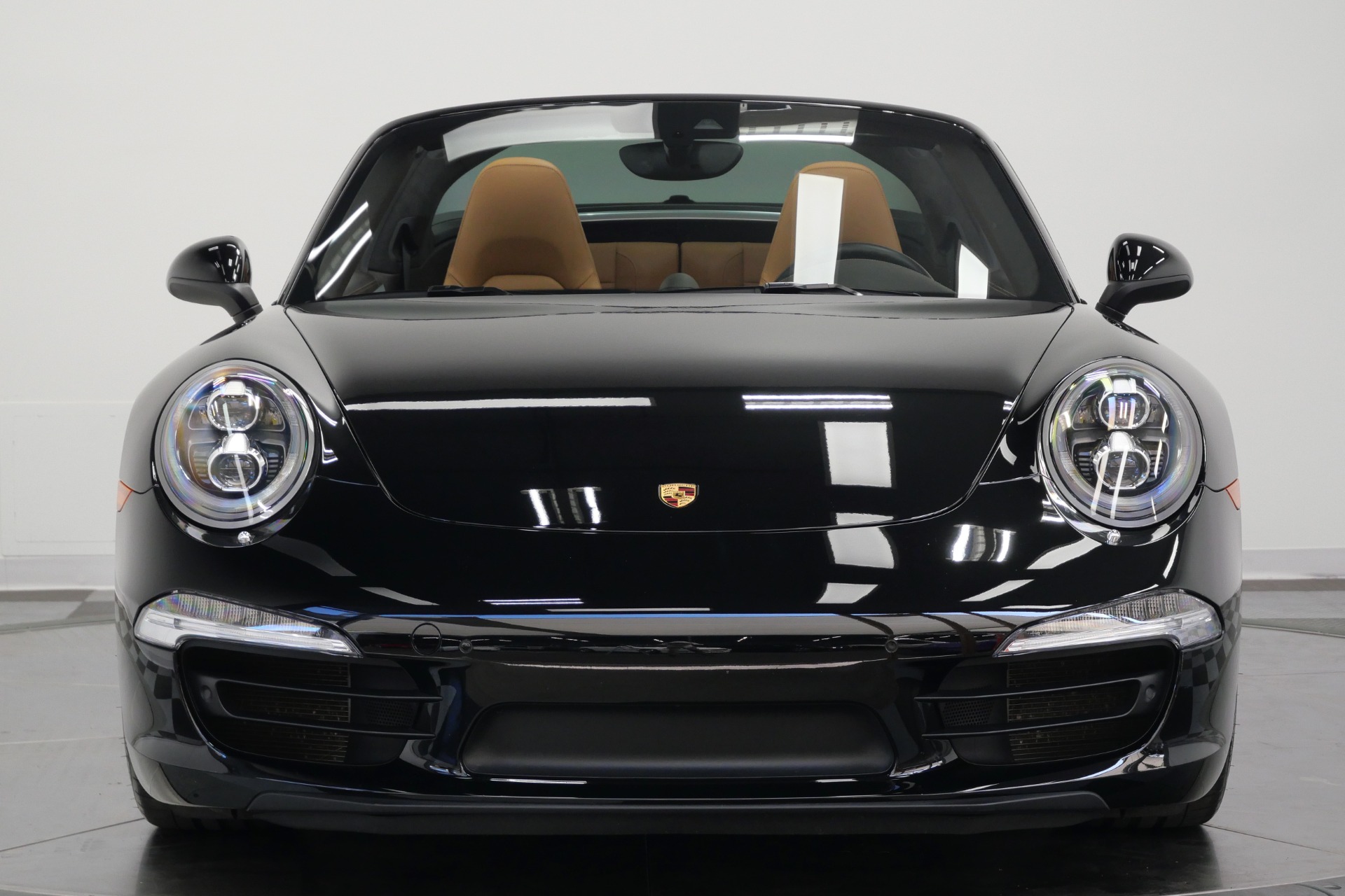 Porsche 911 Targa 4S -Premium Package Plus, Two-Tone Interior
