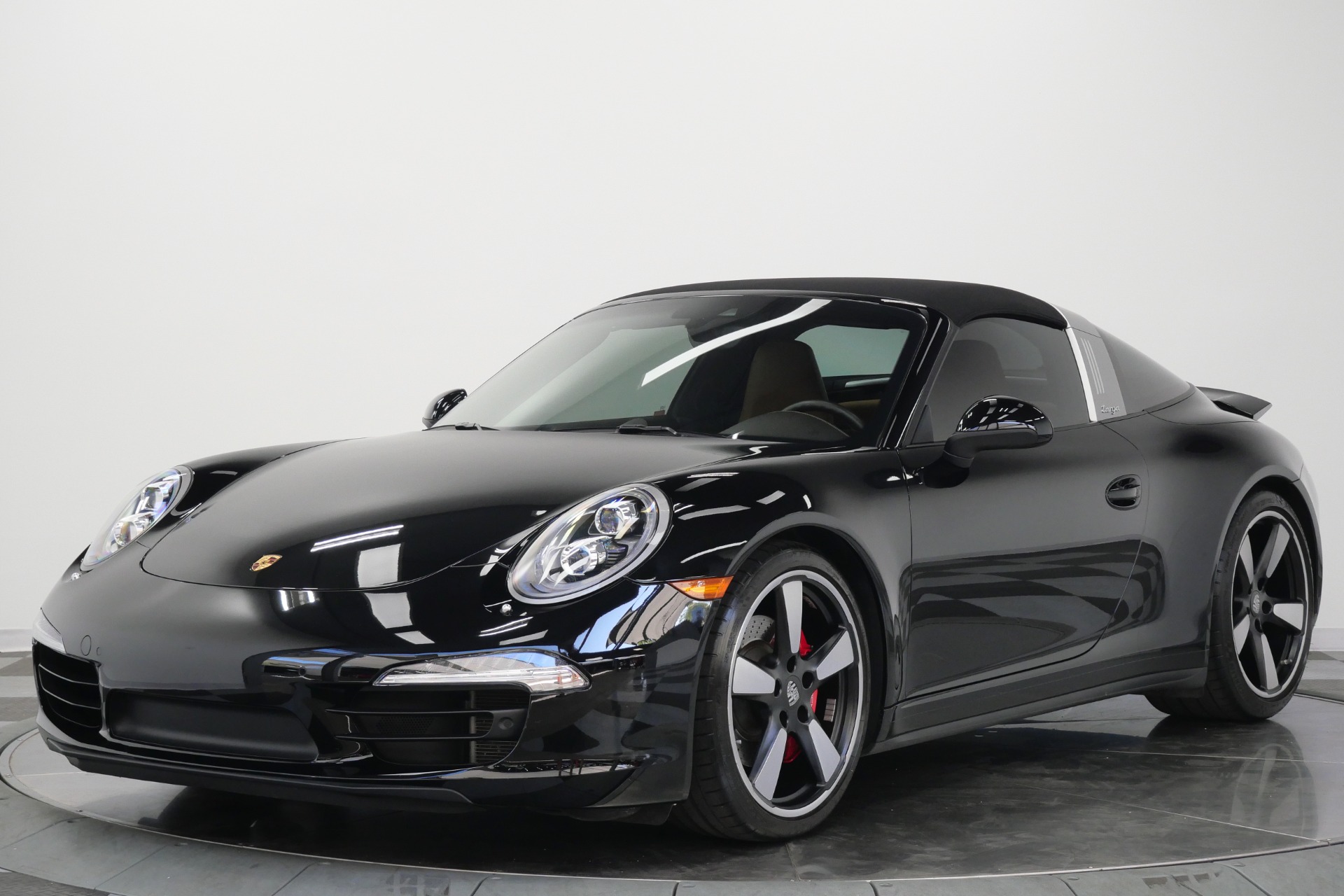 Porsche 911 Targa 4S -Premium Package Plus, Two-Tone Interior