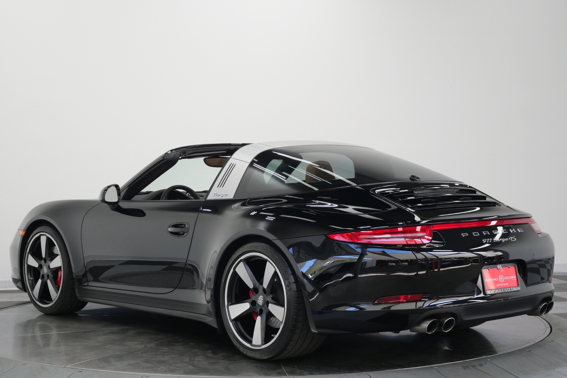 Porsche 911 Targa 4S -Premium Package Plus, Two-Tone Interior